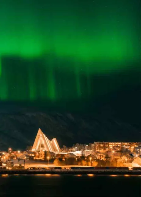 Aurora boreale sopra Tromsø, nel nord della Norvegia.