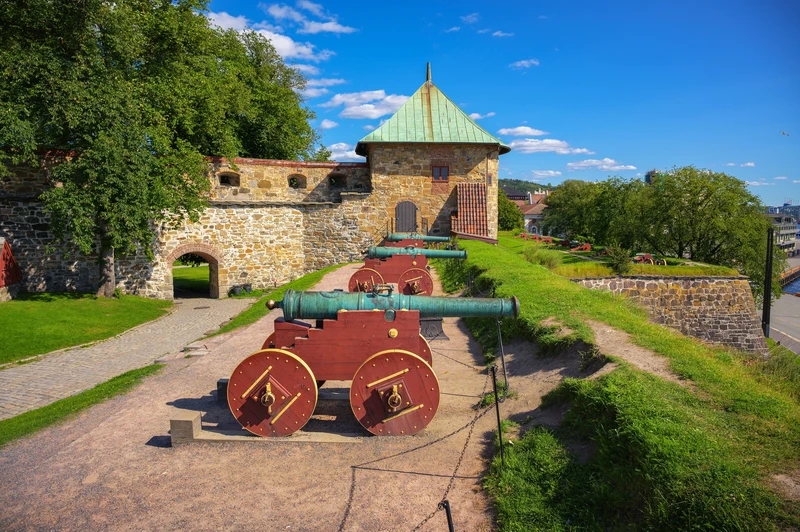 Cañón antiguo en la fortaleza de Akershus, en Oslo